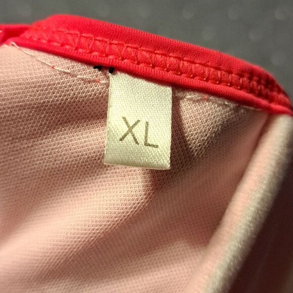 Bathing suit top size XL - Picture 3 of 4